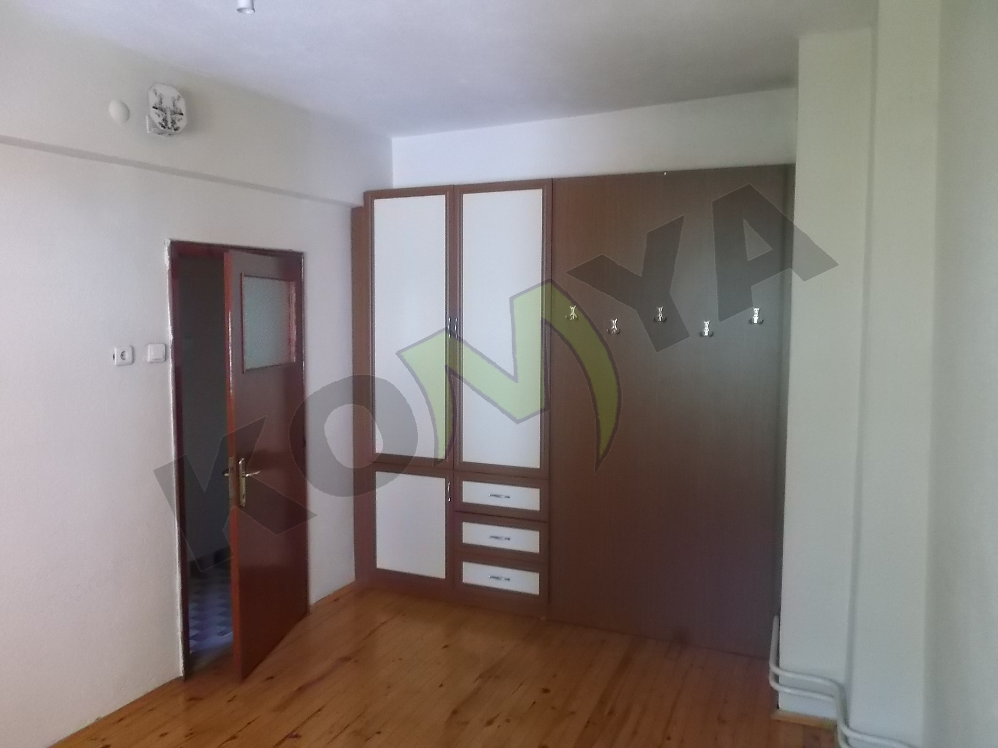 KİRALIK KONYA MERKEZ MUHACİR PAZARI KARŞISI 2+1 DAİRE