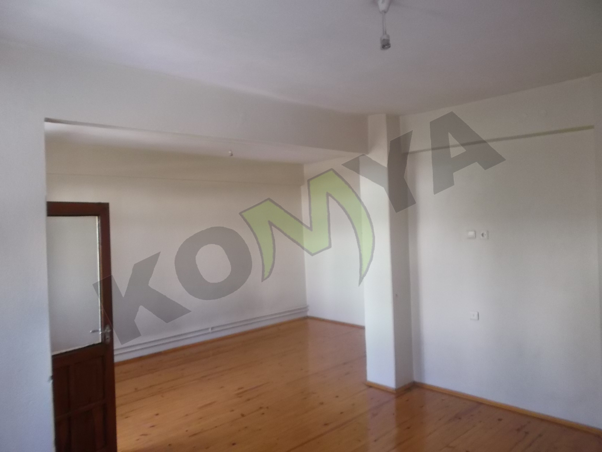 KİRALIK KONYA MERKEZ MUHACİR PAZARI KARŞISI 2+1 DAİRE