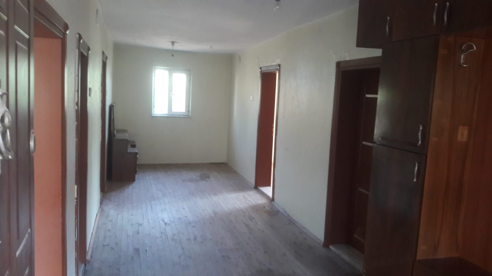 KİRALIK AHMET ÖZCAN CD. SALI PAZARI, ZAFER OKULU CİVARI 3+1 DAİRE