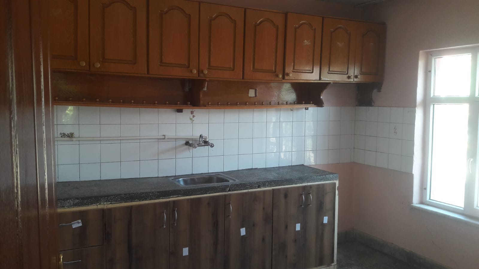 KİRALIK AHMET ÖZCAN CD. SALI PAZARI, ZAFER OKULU CİVARI 3+1 DAİRE