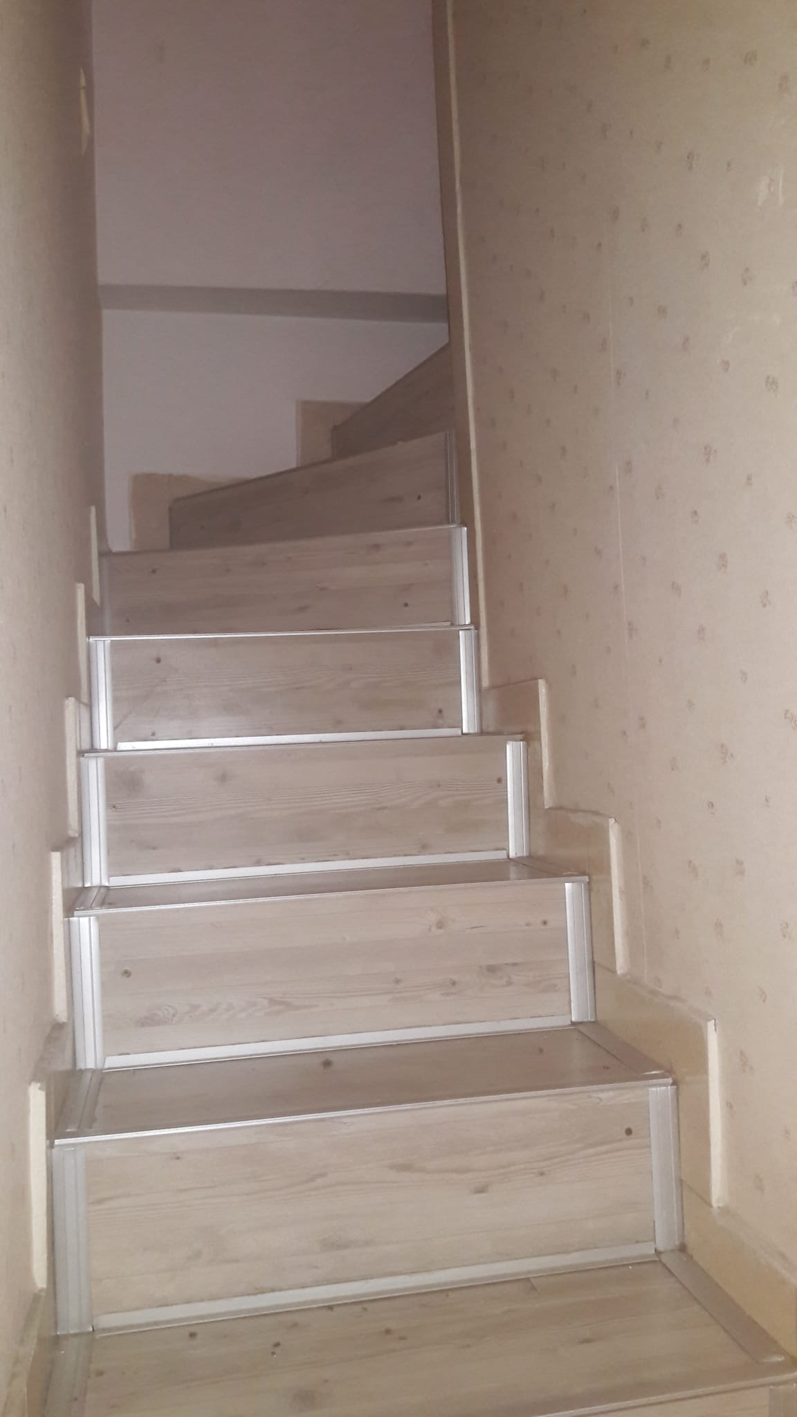 KİRALIK İŞYERİ, MERKEZDE A PLAZADA KULLANIŞLI 5 ODALI OFİS, HOMEOFİS