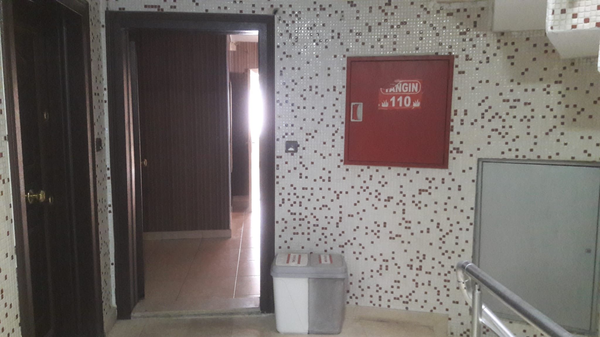 KİRALIK İŞYERİ, MERKEZDE A PLAZADA KULLANIŞLI 5 ODALI OFİS, HOMEOFİS