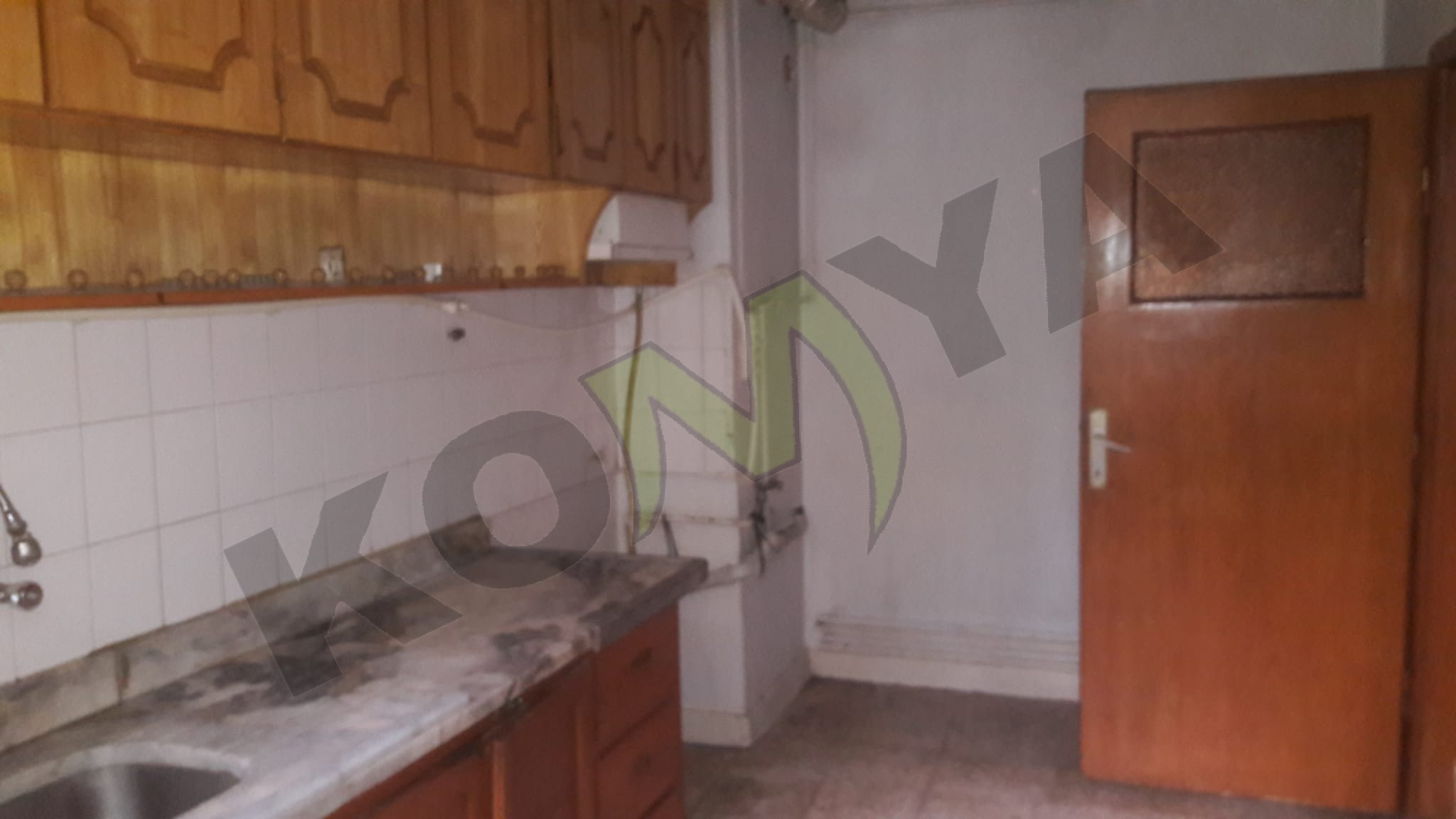 KİRALIK MEVLANA CİVARI ÇARŞI MERKEZİNDE DAİRE