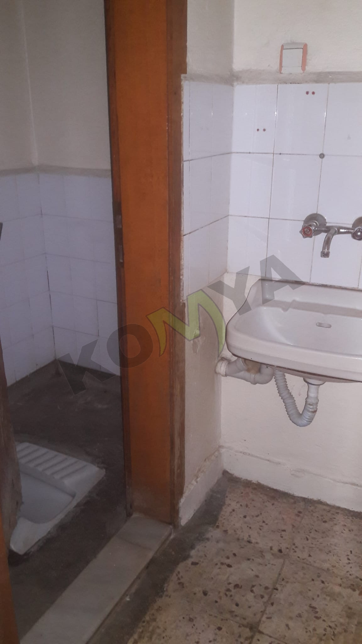 KİRALIK MEVLANA CİVARI ÇARŞI MERKEZİNDE DAİRE