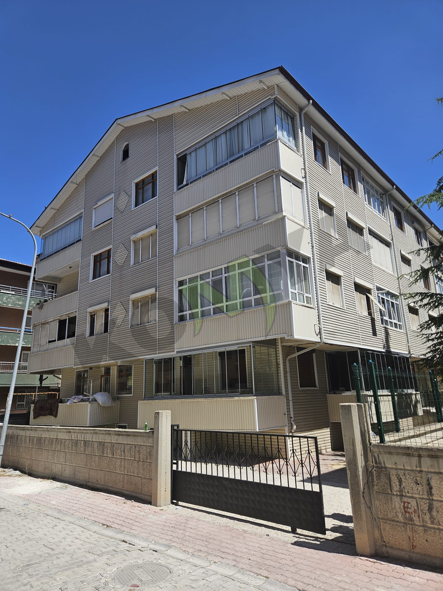 SATILIK UYGUN FİYAT KONYA SELÇUKLU IŞIKLAR MAH. 3+1 DAİRE