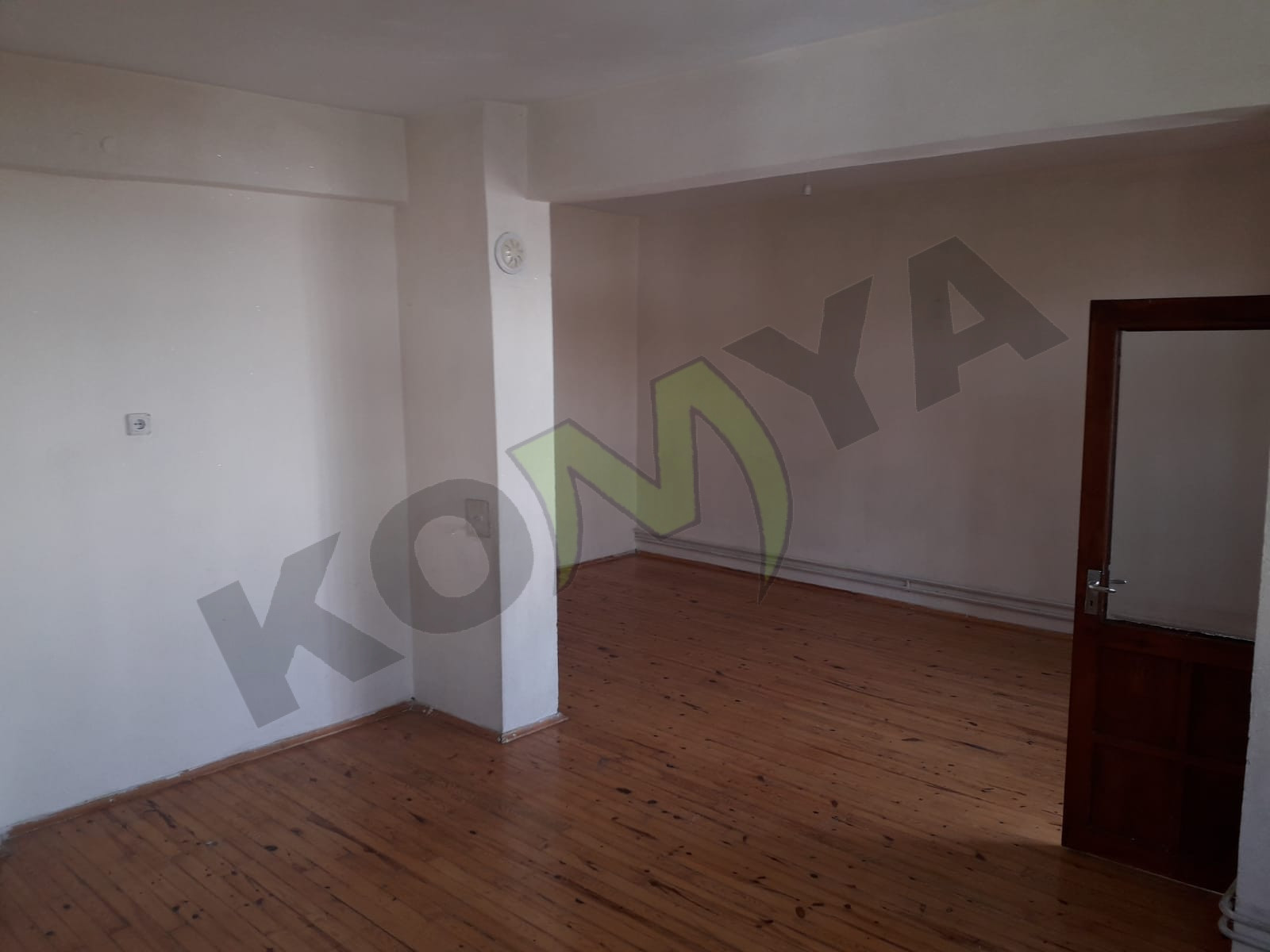 KİRALIK KONYA MERKEZ MUHACİR PAZARI KARŞISI 2+1 DAİRE
