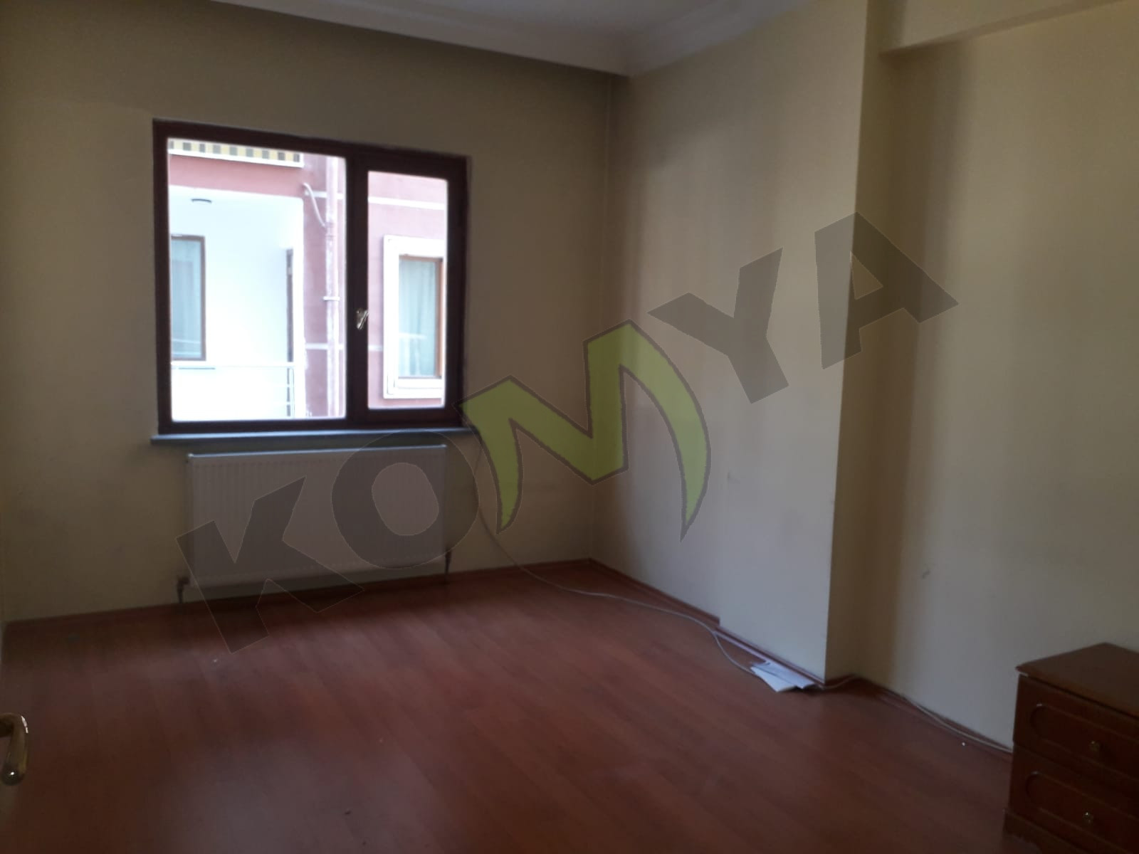 MUHACİR PAZARI ANIT HASTANE KARŞISI KİRALIK DAİRE