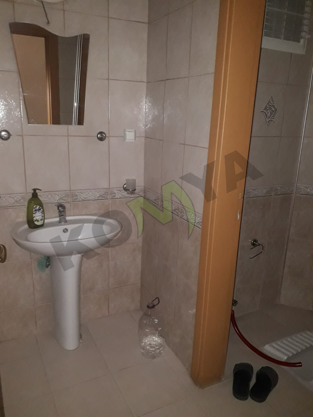 MUHACİR PAZARI ANIT HASTANE KARŞISI KİRALIK DAİRE