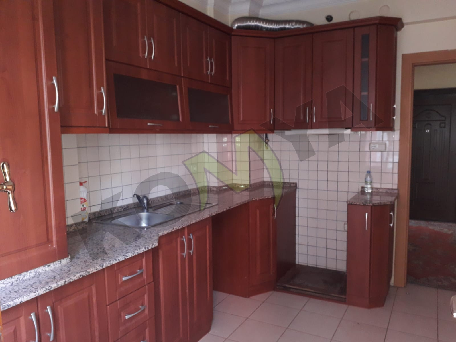 MUHACİR PAZARI ANIT HASTANE KARŞISI KİRALIK DAİRE