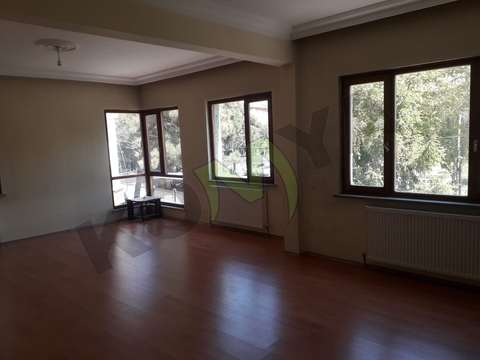 MUHACİR PAZARI ANIT HASTANE KARŞISI KİRALIK DAİRE