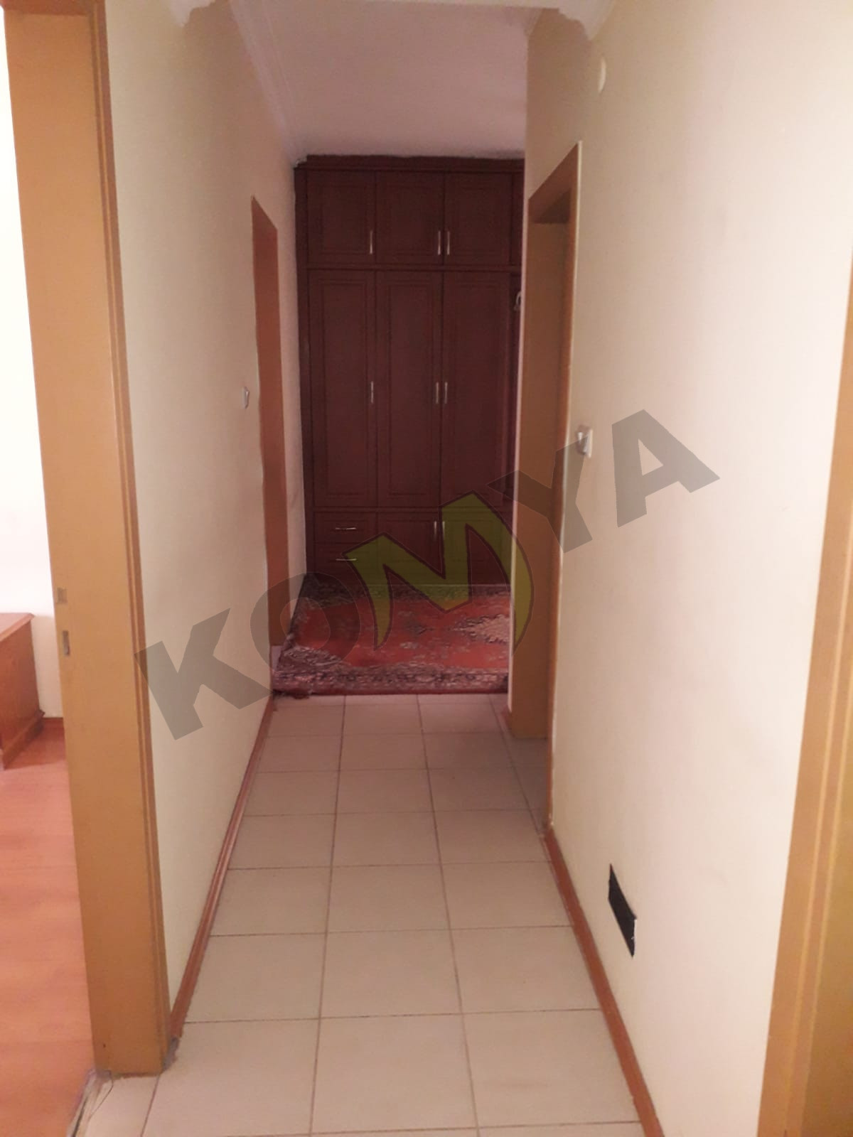 MUHACİR PAZARI ANIT HASTANE KARŞISI KİRALIK DAİRE