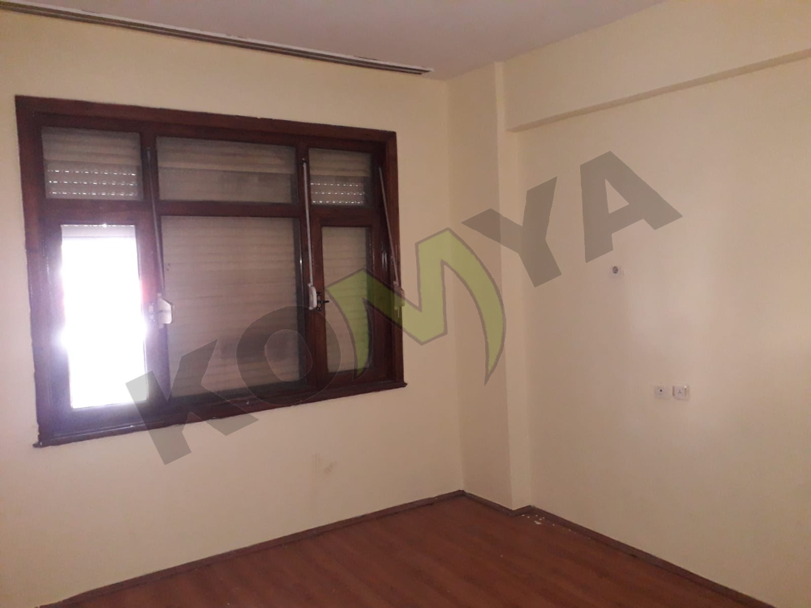 KİRALIK KONYA MERKEZ MUHACİR PAZARI KARŞISI 3+1 DAİRE