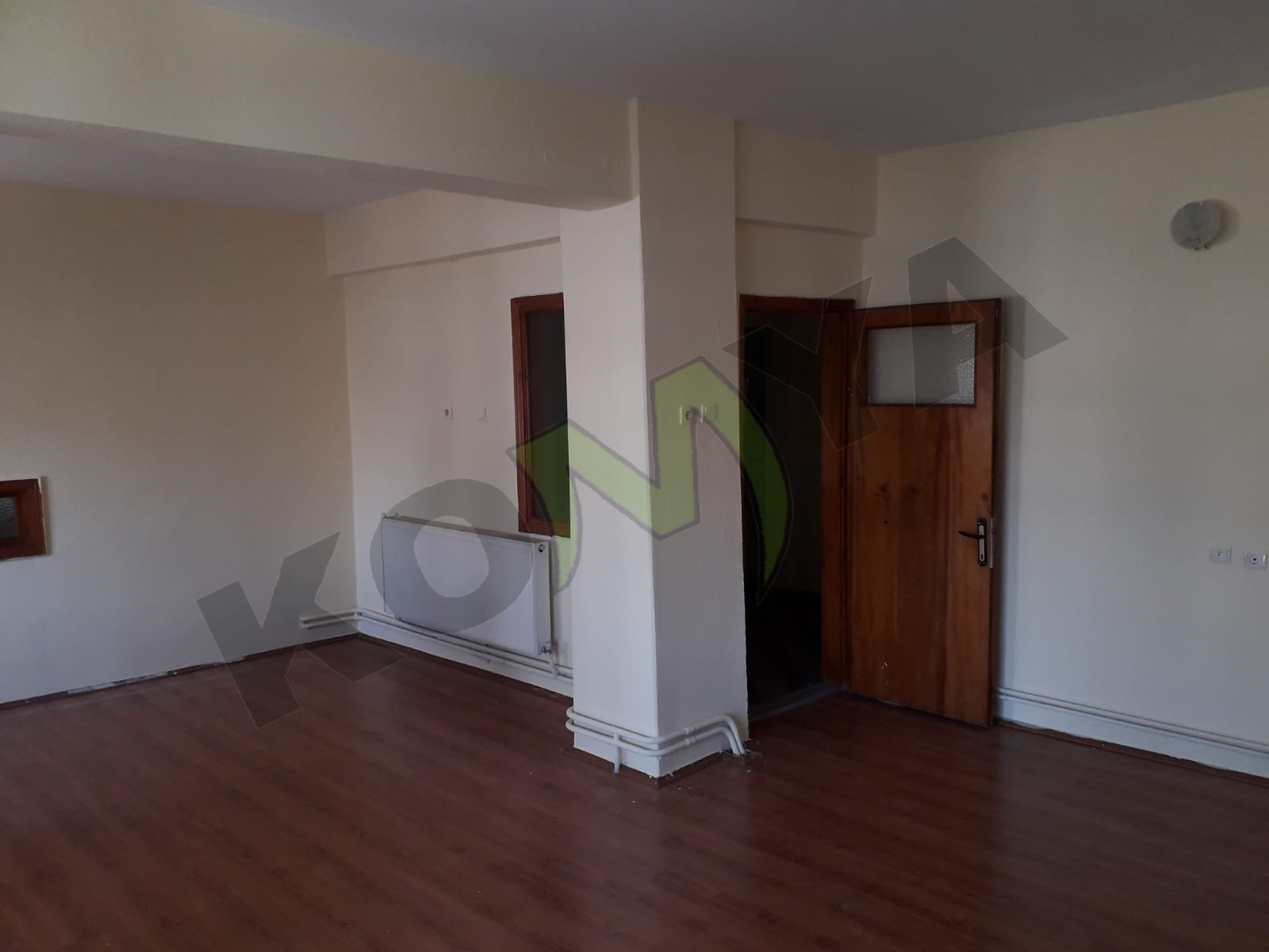 KİRALIK KONYA MERKEZ MUHACİR PAZARI KARŞISI 3+1 DAİRE