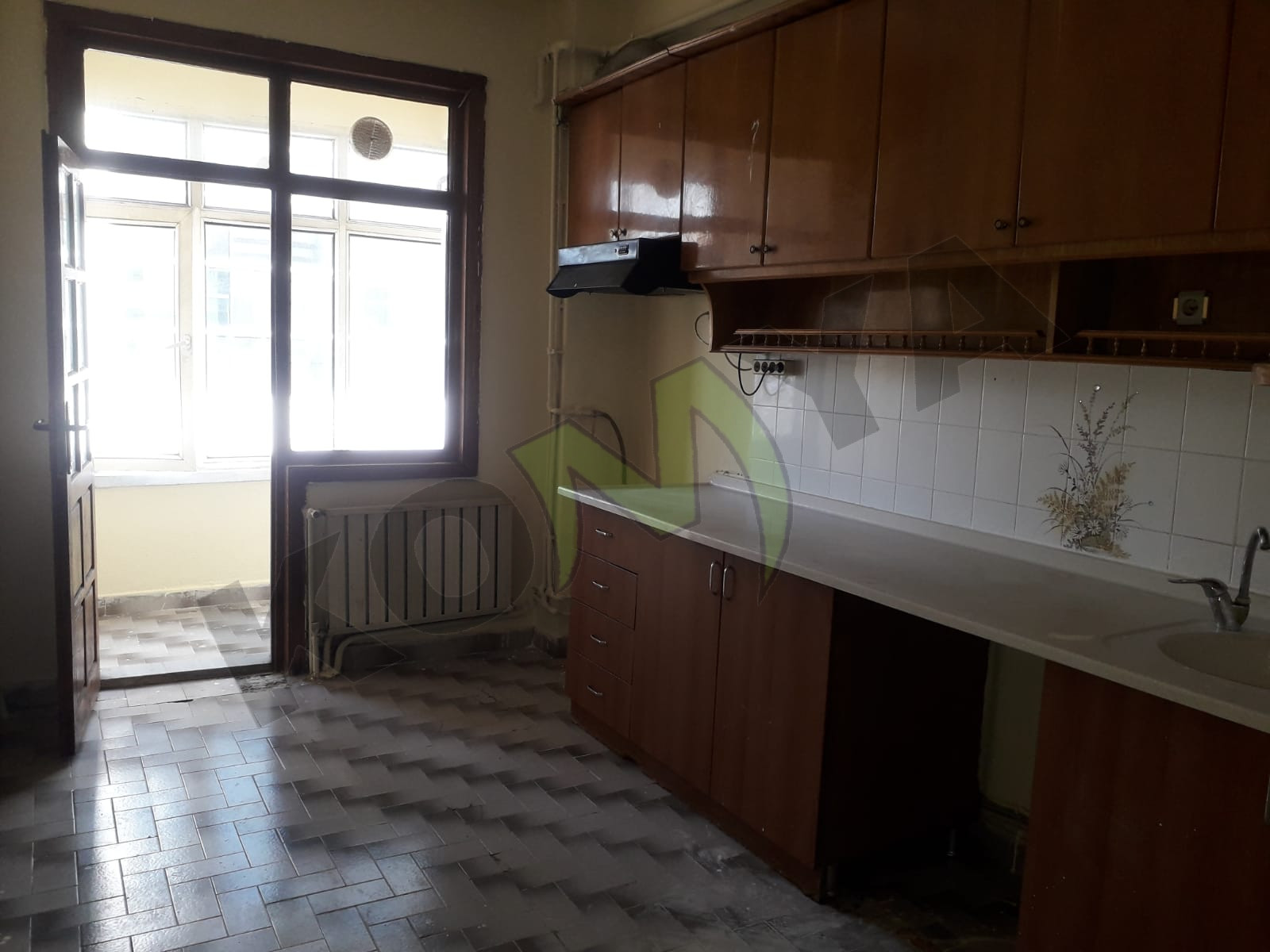 KİRALIK KONYA MERKEZ MUHACİR PAZARI KARŞISI 3+1 DAİRE